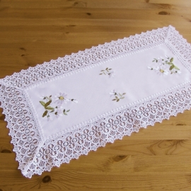 Tischläufer - wollweiß-bunt Stickerei mit Spitze "Blumen" (35/70 cm)