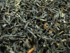 ASSAM GOLDEN FLOWERY ORANGE PEKOE - schwarzer Tee - in einer Black Jap Dose eckig (Teedose) - 77x77x100mm (75g)