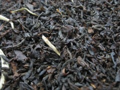 POPOFF® „ST. PETERSBURGER TEEMISCHUNG“ - schwarzer Tee - in einer Black Jap Dose eckig (Teedose) - 77x77x100mm (75g)